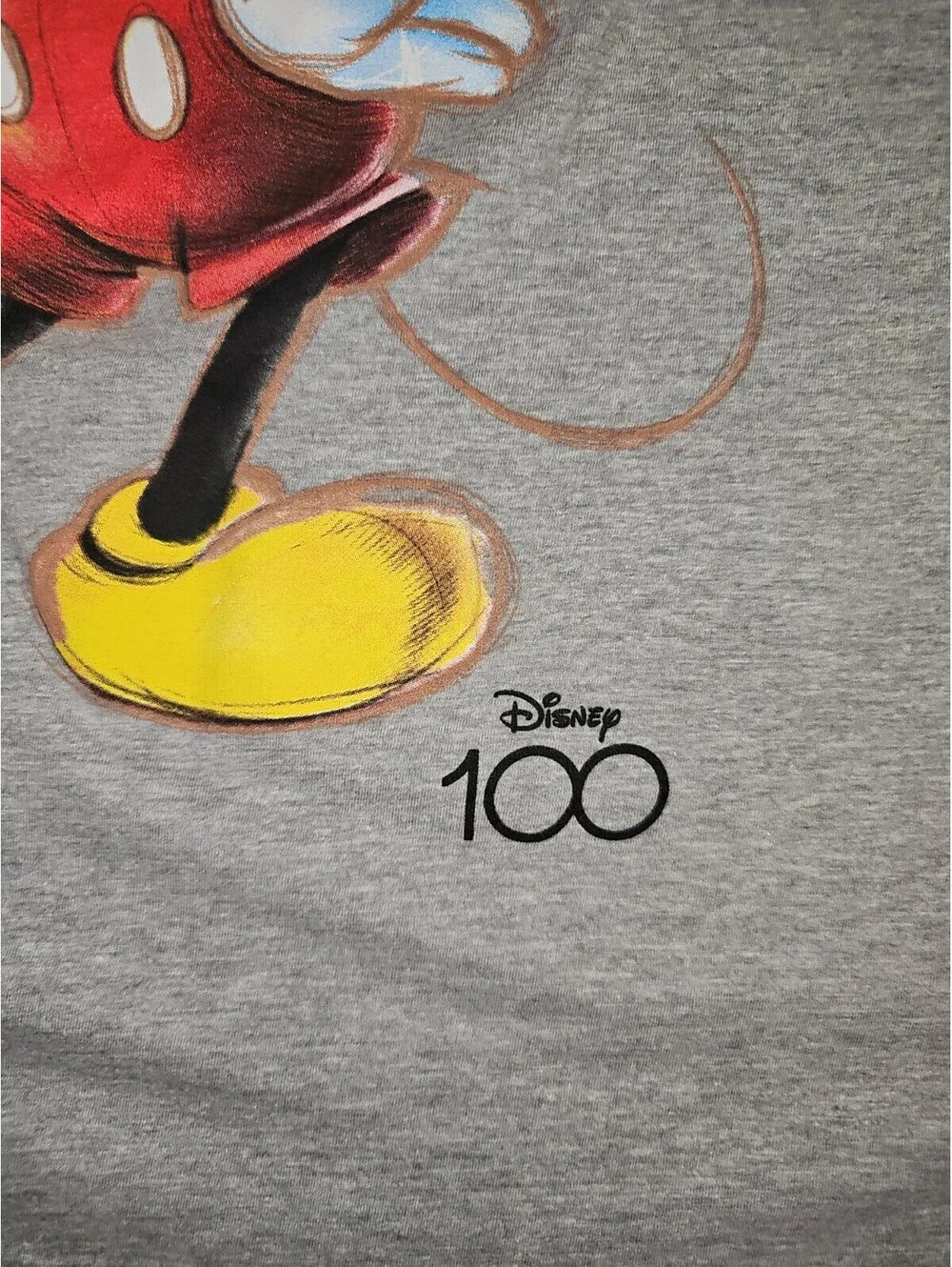 Disney 100 Retro Mickey Mouse graphic t-shirt Size XL (217)